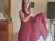 अरब लड़की उत्तेजक नृत्य करती हुई